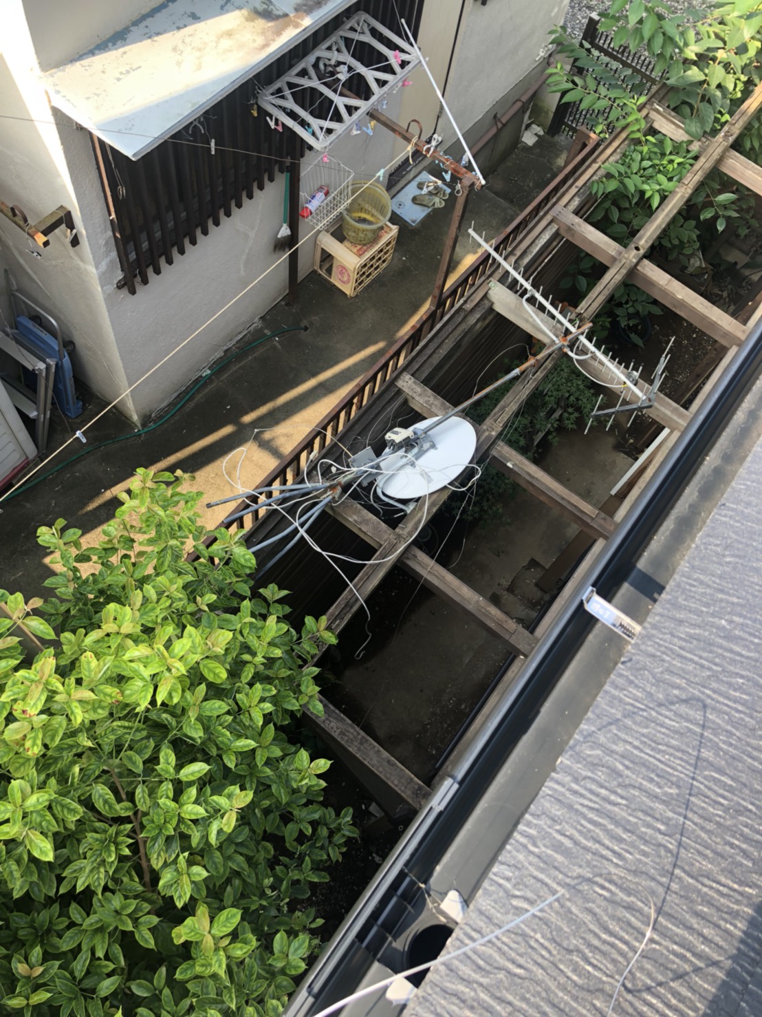 倒壊したテレビアンテナ