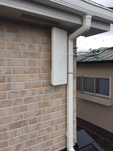 外壁に取り付けたデザインアンテナ