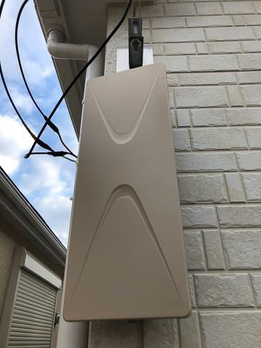 外壁に取り付けたデザインアンテナ