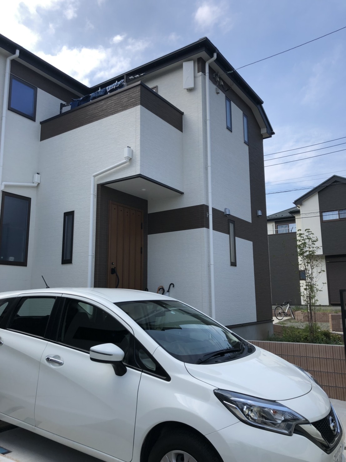 デザインアンテナを設置した戸建住宅