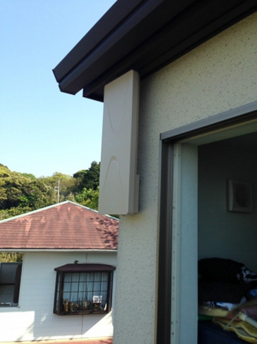 外壁に取り付けたデザインアンテナ