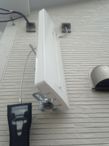 外壁に取り付けたデザインアンテナ