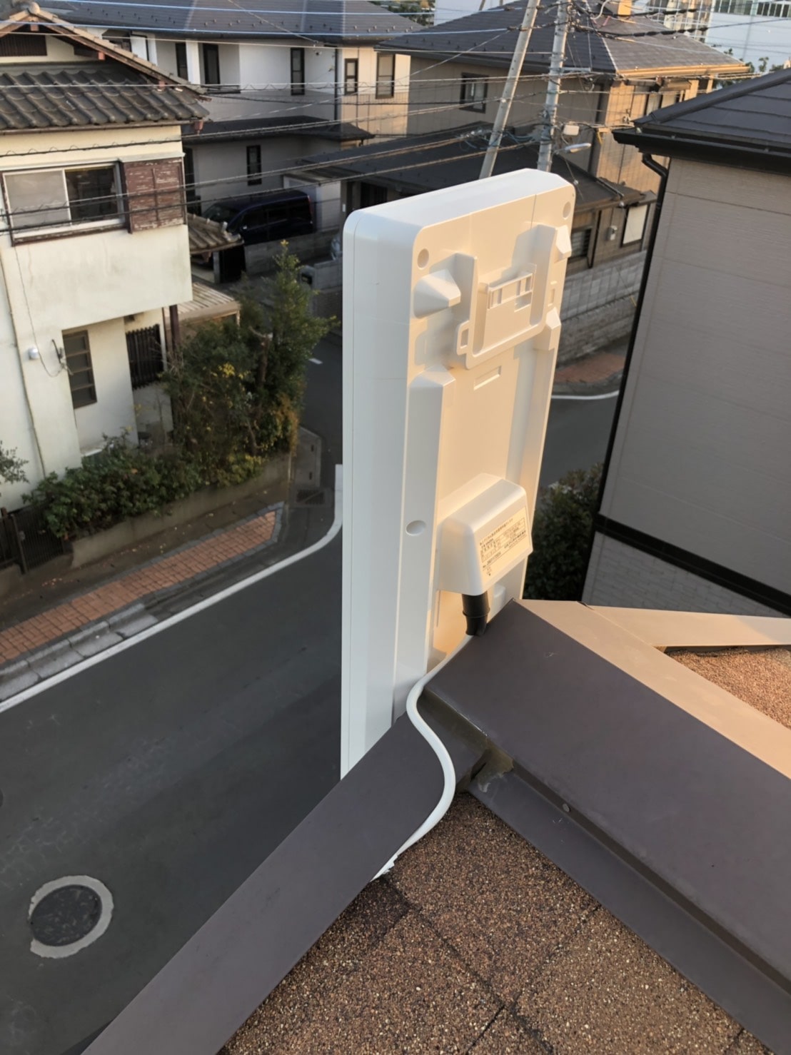 破風板に取り付けたデザインアンテナ