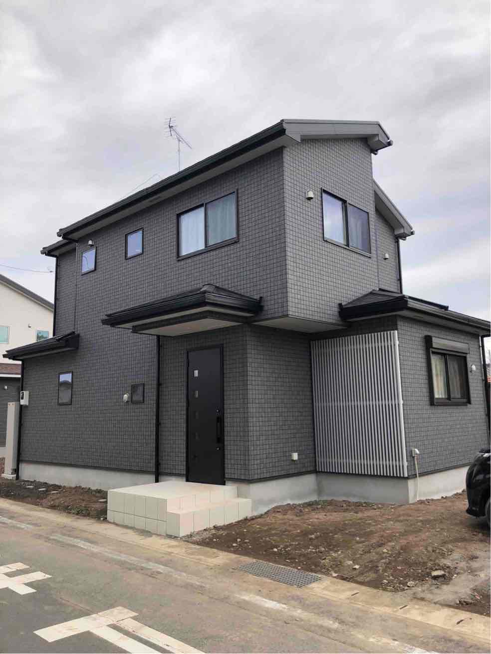 UHFアンテナを設置した戸建住宅