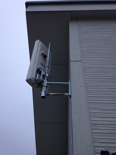 外壁に取り付けたデザインアンテナ