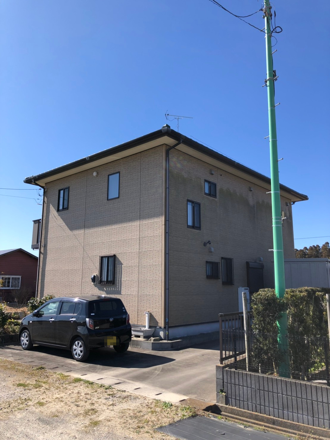 UHFアンテナを設置した戸建住宅