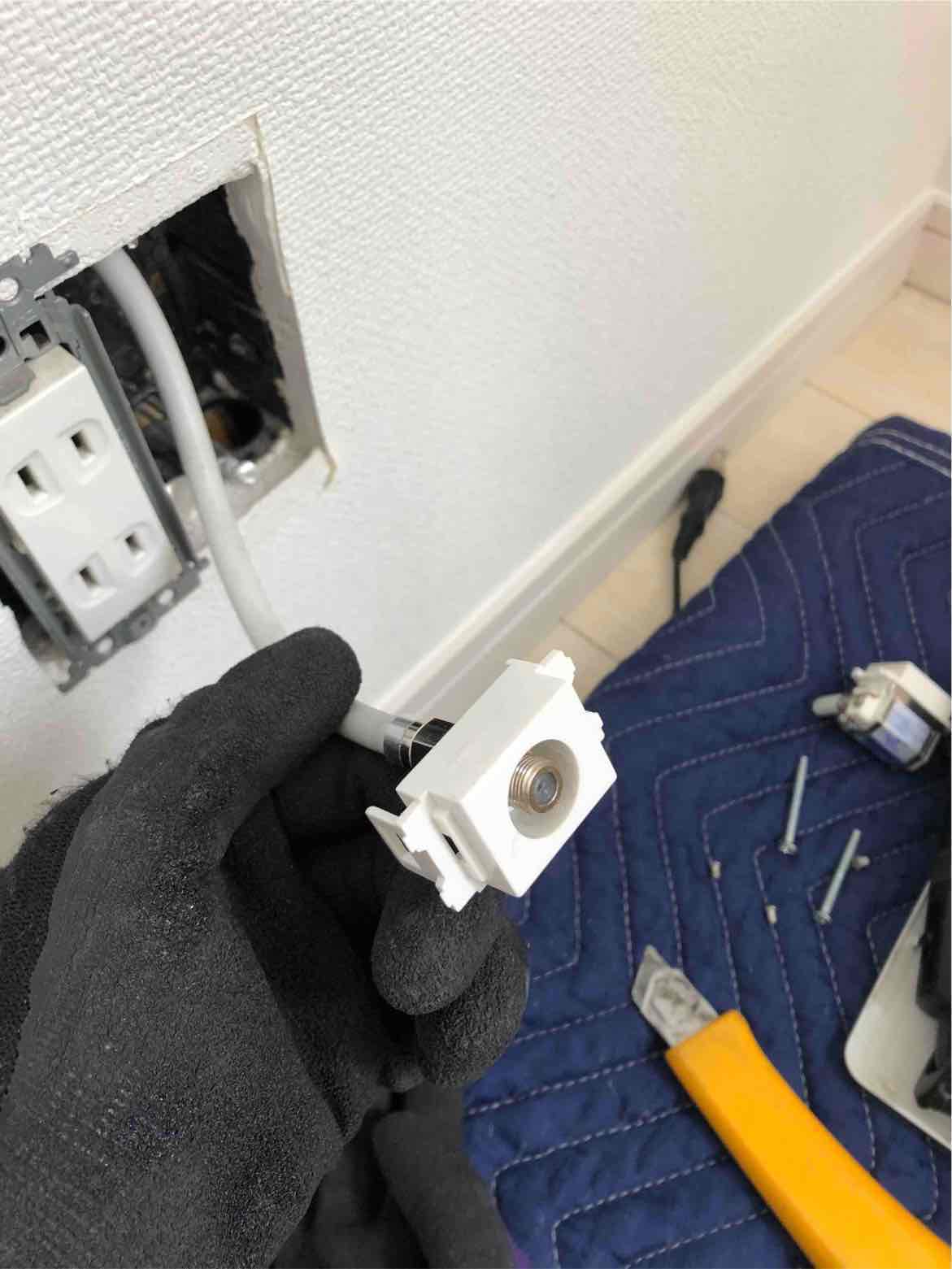 内壁のテレビアンテナ端子