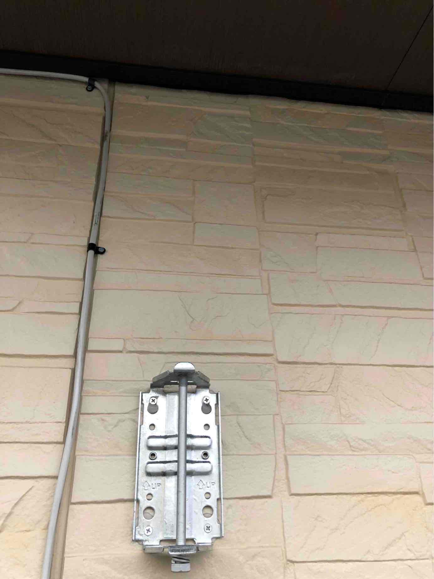 外壁の壁面取付金具