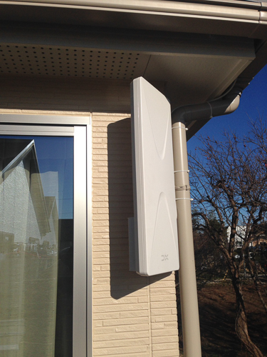 外壁取り付けたデザインアンテナ