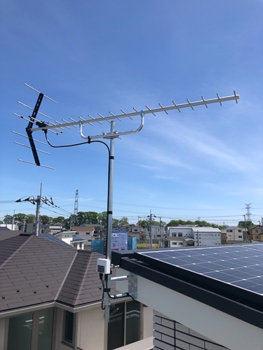 破風板に取り付けたUHFアンテナ