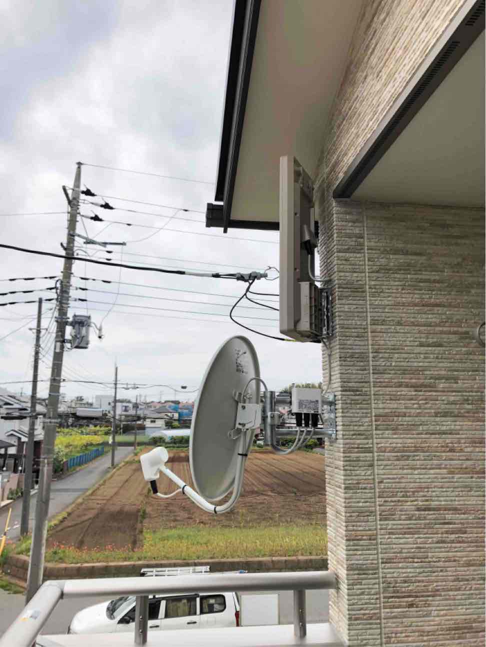 外壁のデザインアンテナとBS/CSアンテナ