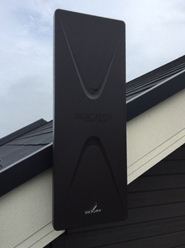 破風板に取り付けたデザインアンテナ