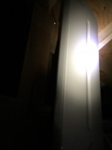 屋根裏に設置したデザインアンテナ