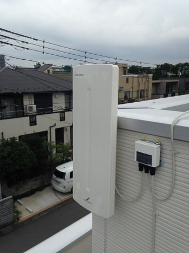 外壁に取り付けたデザインアンテナ