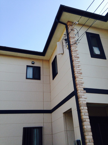 デザインアンテナを外壁に取り付けた戸建住宅