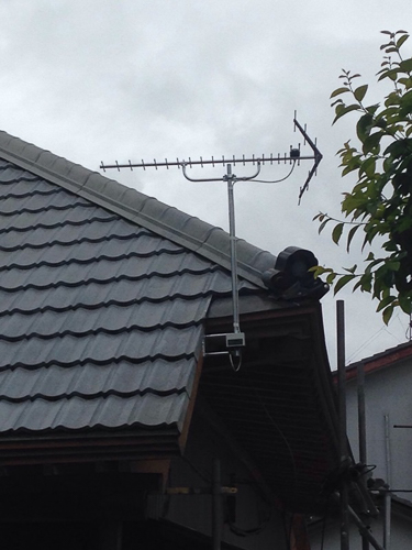 破風板に取り付けたUHFアンテナ