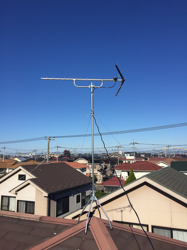 屋根上のUHFアンテナ