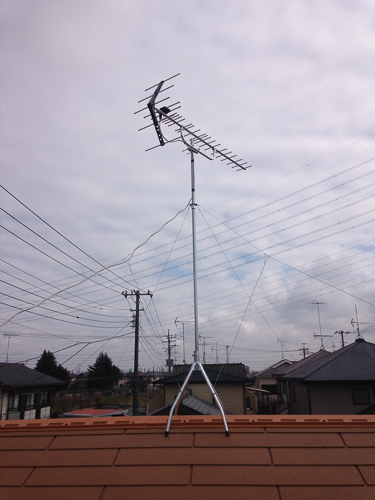 屋根上のUHFアンテナ