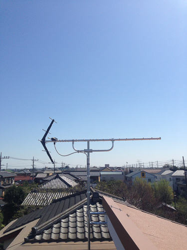 屋根上のUHFアンテナ