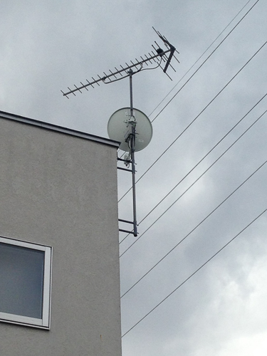 外壁のテレビアンテナ