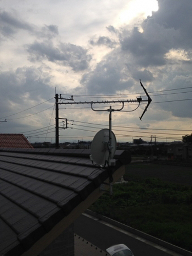 破風板のテレビアンテナ