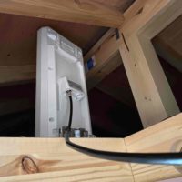 屋根裏のデザインアンテナ