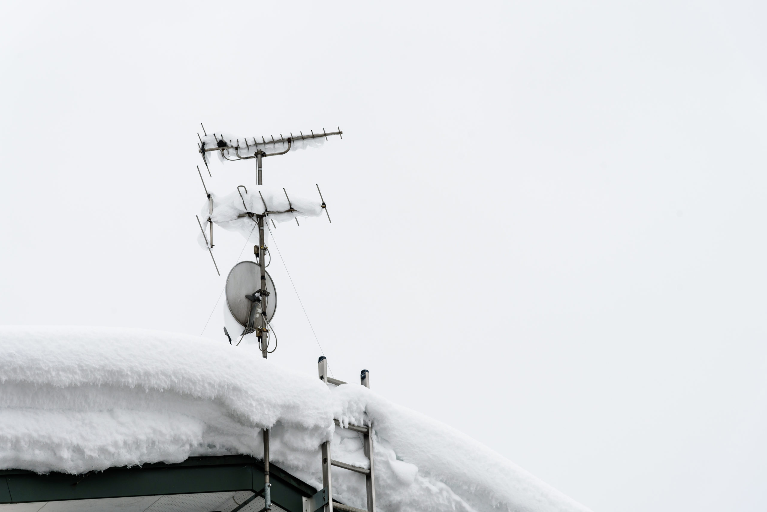 テレビアンテナ工事と雪の関係性と雪害についてご紹介