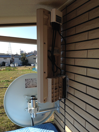 外壁のデザインアンテナとBS/CSアンテナ
