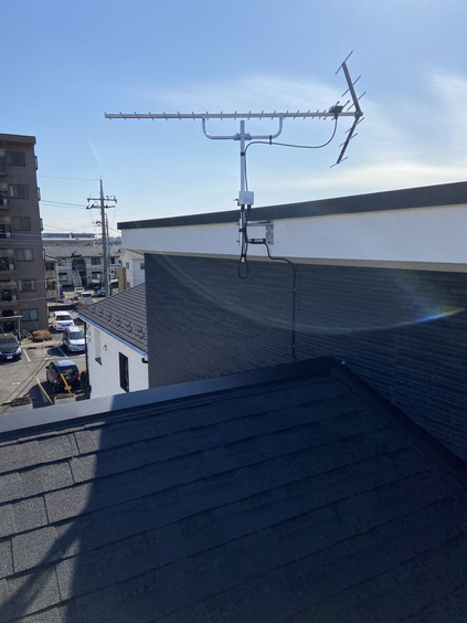 破風板のUHFアンテナ