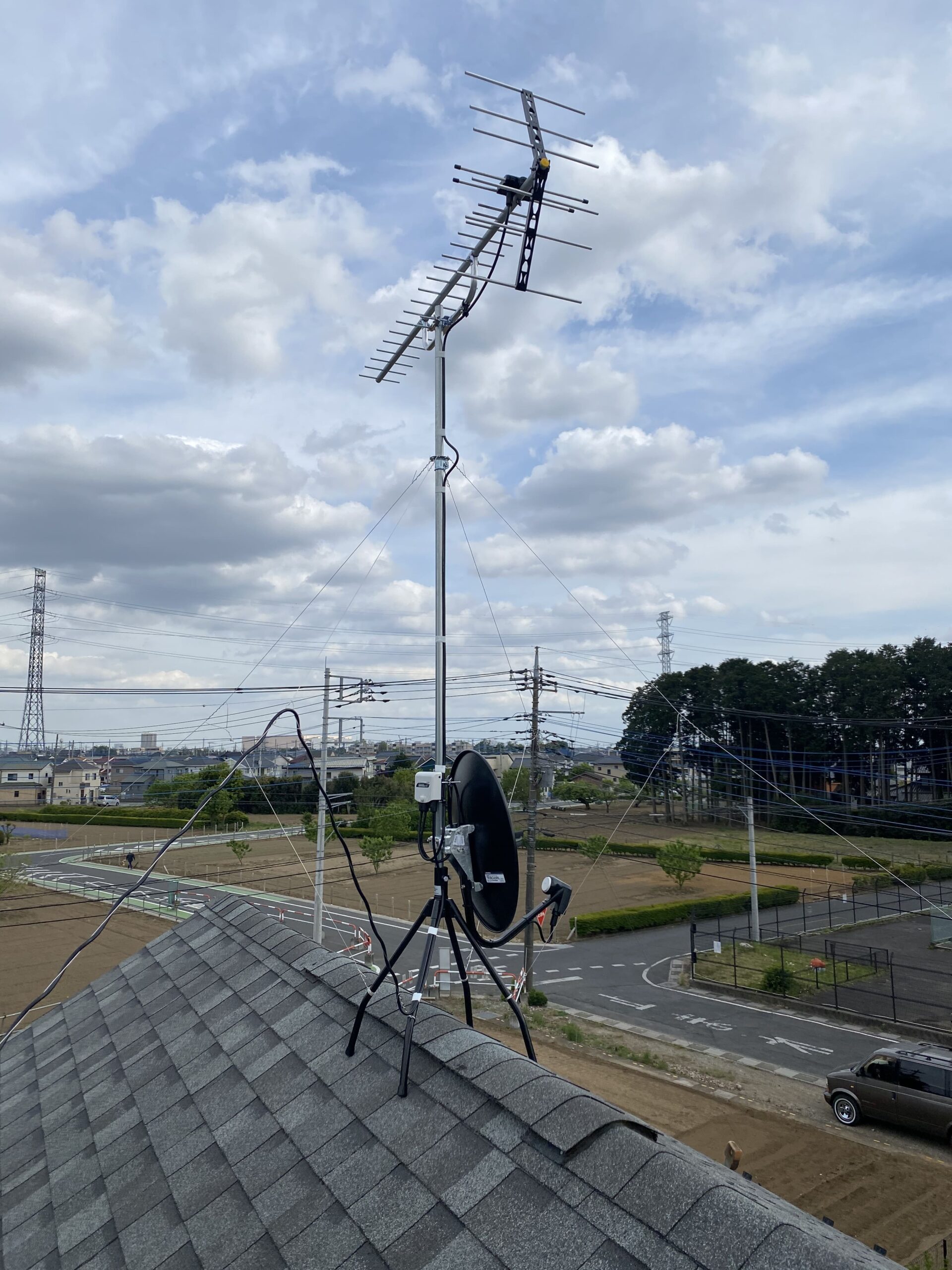  UHFアンテナと黒いBS/CSアンテナの設置工事【北本市】