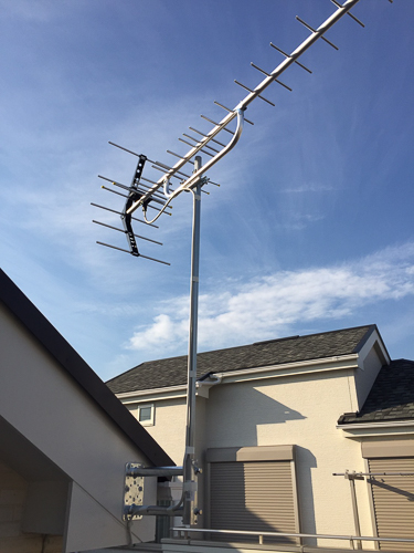 破風板のUHFアンテナ