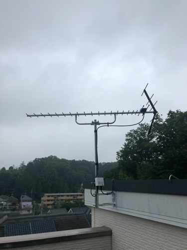 破風板のUHFアンテナ