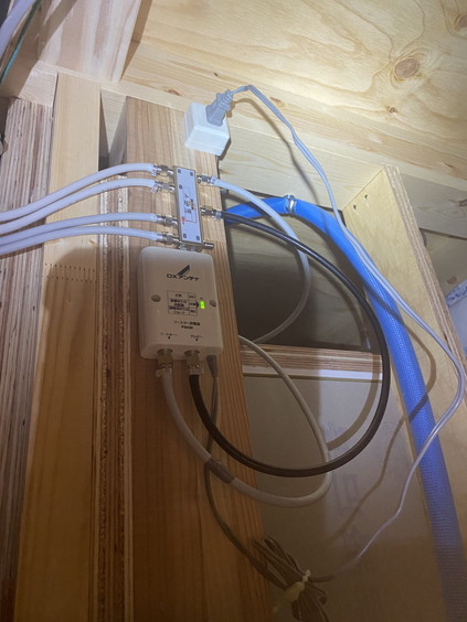 屋根裏の機器類