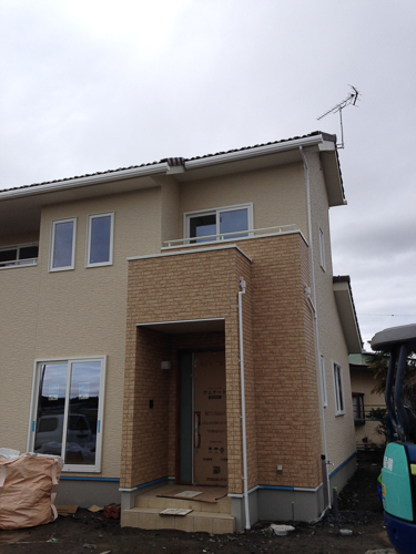 UHFアンテナを破風板に取り付けた戸建住宅