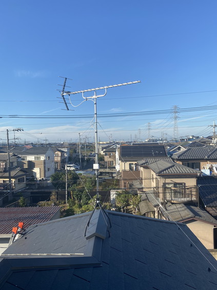 屋根上のUHFアンテナ
