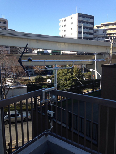 手すりに取り付けたUHFアンテナ