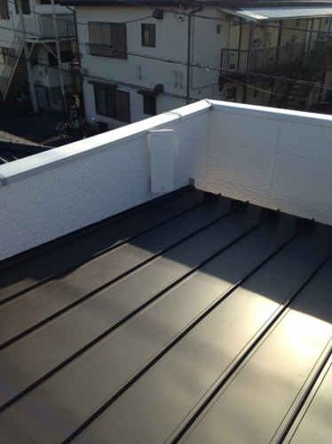 外壁に取り付けたデザインアンテナ