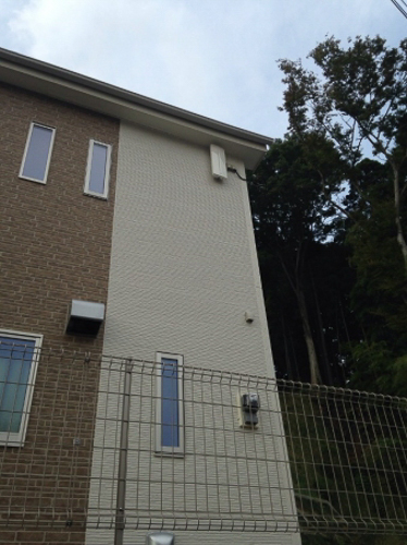デザインアンテナを外壁に取り付けた戸建住宅