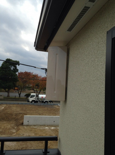 外壁に取り付けたデザインアンテナ