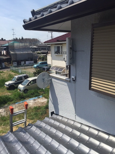 デザインアンテナとBS/CSアンテナを設置した戸建住宅