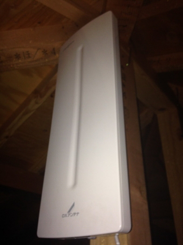 屋根裏に設置したデザインアンテナ