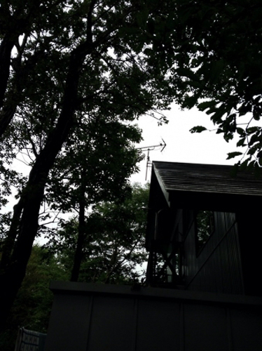 UHFアンテナを設置した戸建住宅