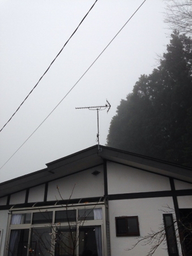 UHFアンテナを設置した戸建住宅