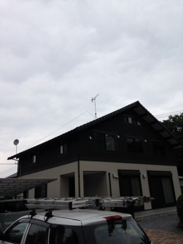 UHFアンテナを設置した戸建住宅
