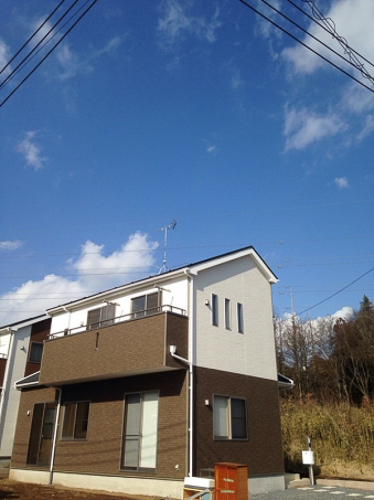 UHFアンテナを設置した戸建住宅