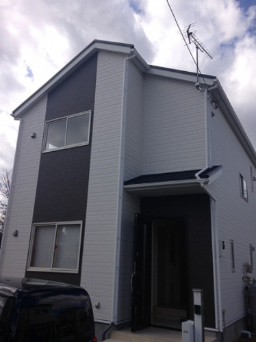 UHFアンテナを設置した戸建住宅