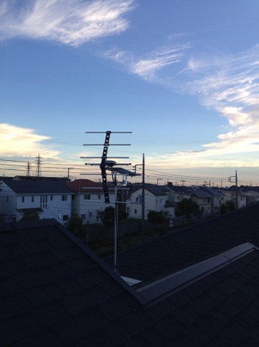 破風板に取り付けたUHFアンテナ