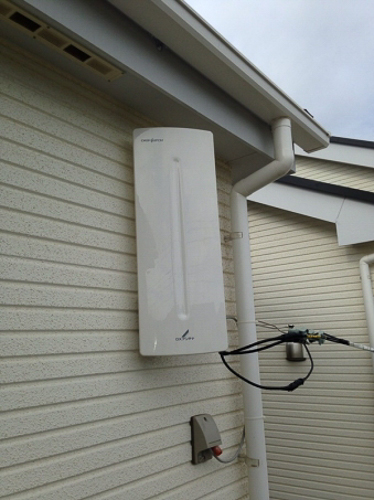 外壁に取り付けたデザインアンテナ