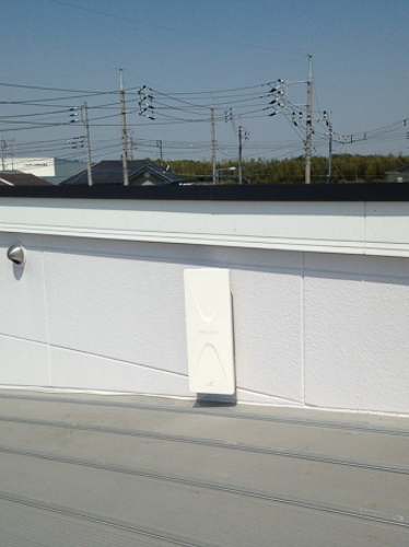 外壁に取り付けたデザインアンテナ