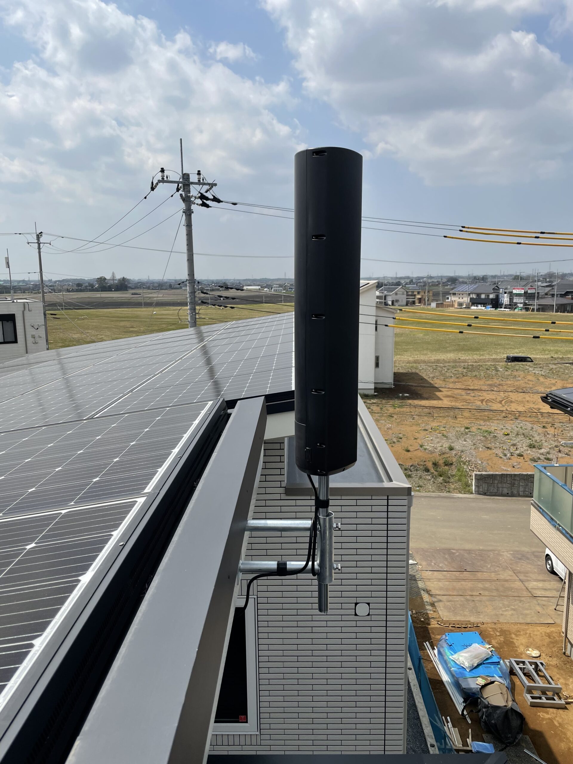 屋根に太陽光パネルあるなら破風板にアンテナ設置で視聴実現